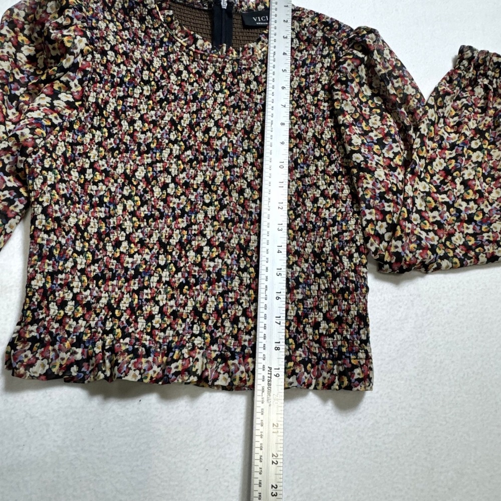 VICI Floral Smocked Puff Sleeve Blouse Medium Black Multicolor Ruffle Neck Top - Picture 5 of 9